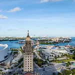 4305 High Floor Apt With City And Marina Views