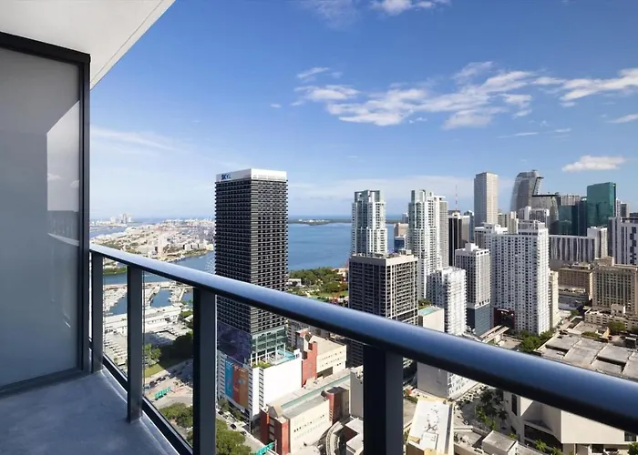 4305 High Floor Apt With City And Marina Views