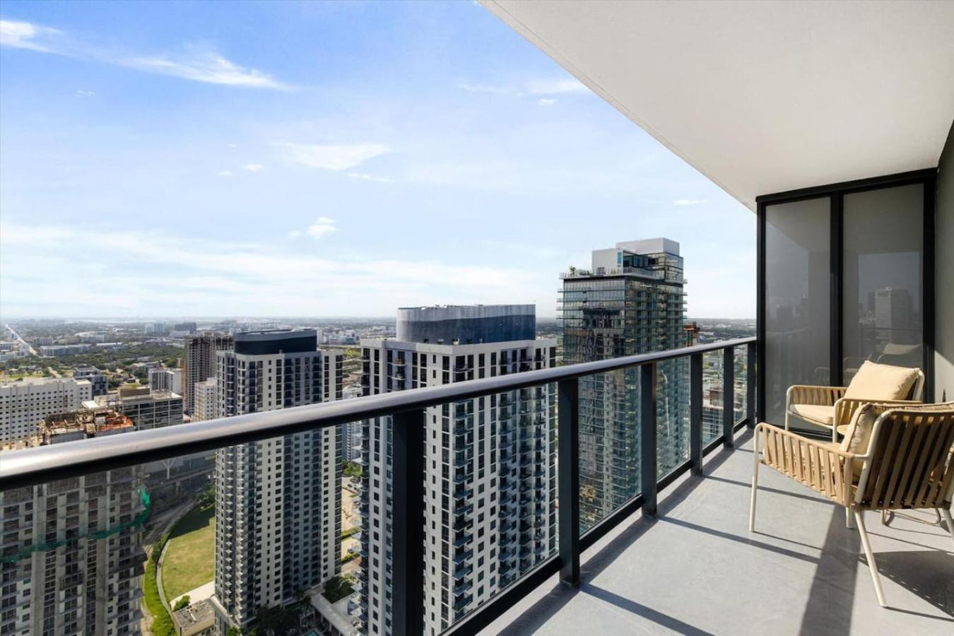 4305 High Floor With And Marina Views Holiday home