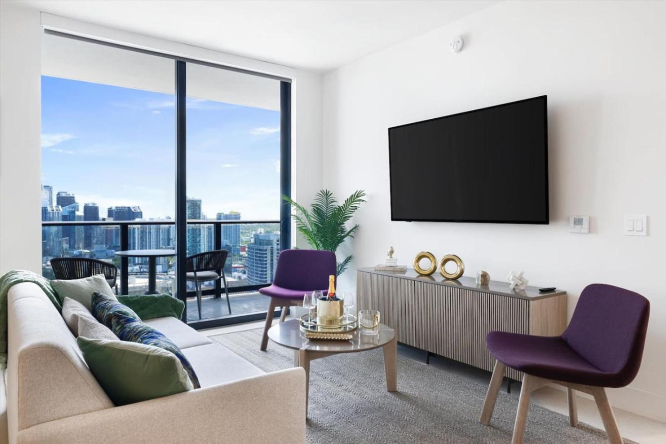4305 High Floor With And Marina Views Holiday home *
