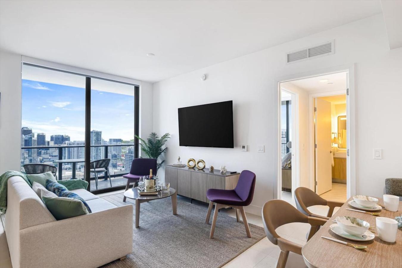 4305 High Floor With And Marina Views Holiday home Miami
